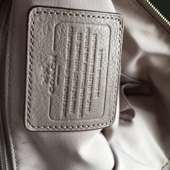 Coach Nude Taupe Large Leather Shoulder bag - Picture 5 of 8